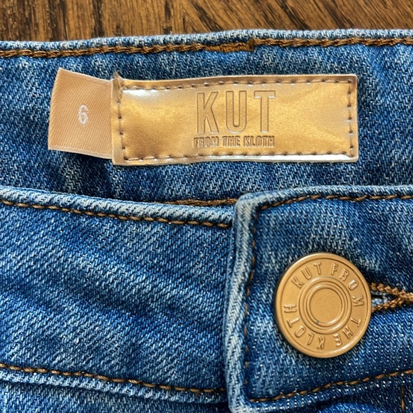 Women's KUT from the Kloth Jane High Rise Fray Jean Shorts - Picture 3 of 9